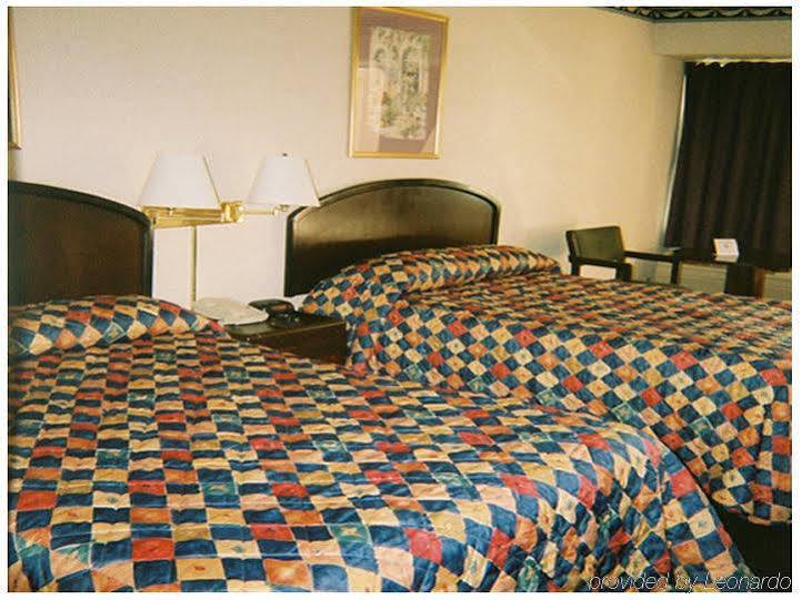 Red Carpet Inn And Suites Scranton Bagian luar foto